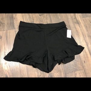 Size 1X Black Ruffle Pull On Shorts